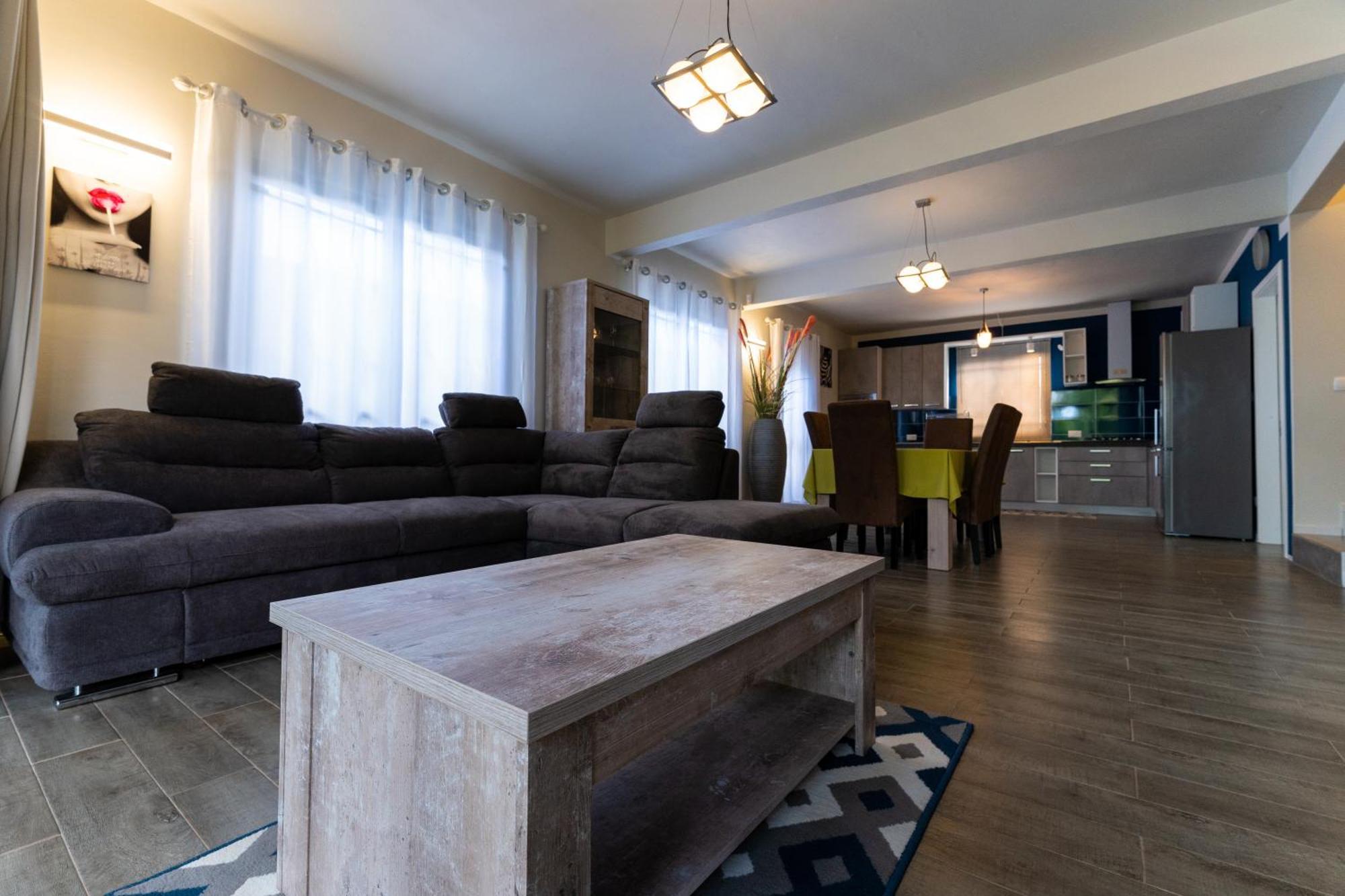Preety Blue Residence Villas กรองด์เบย์ ภายนอก รูปภาพ